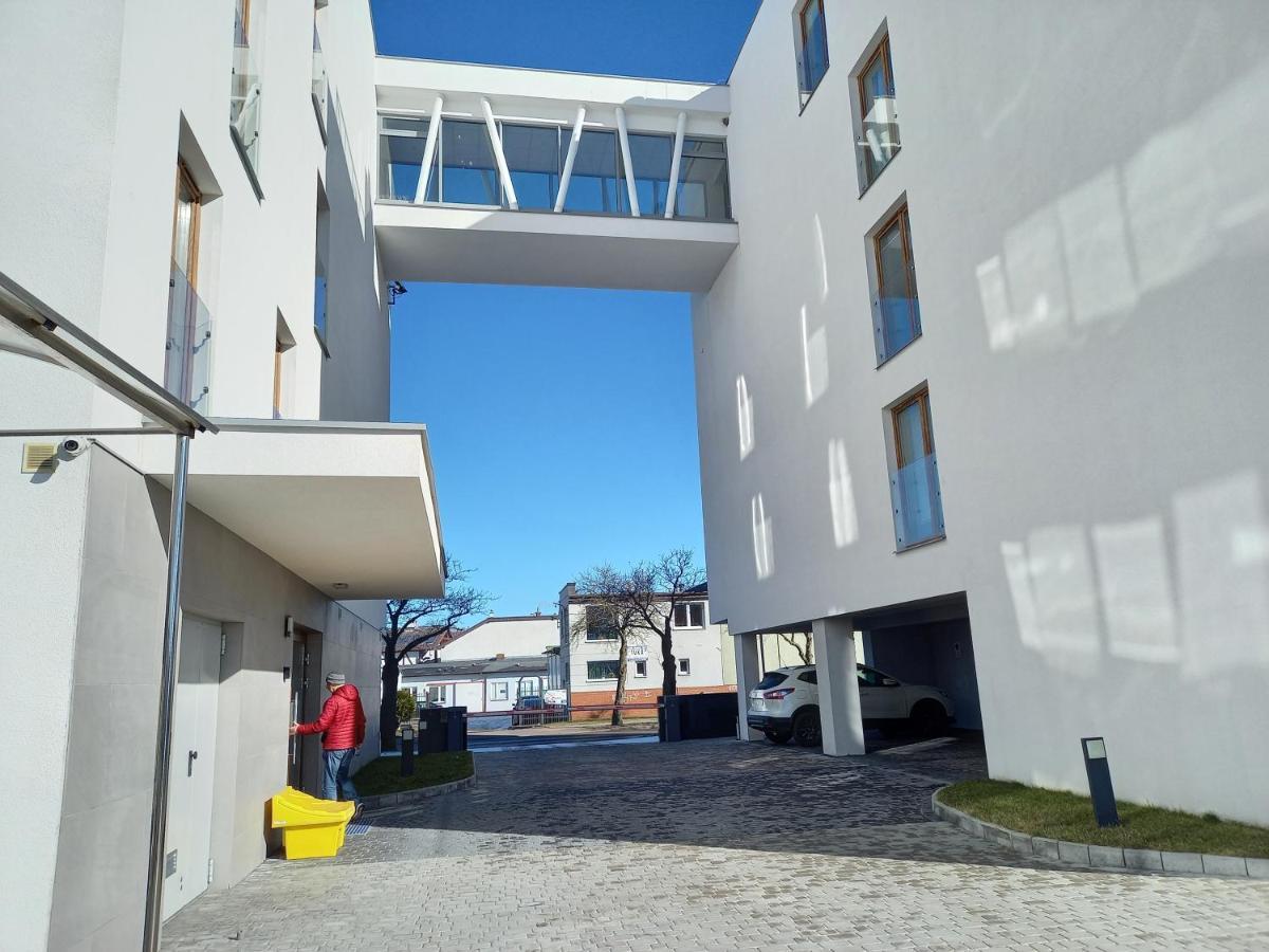 Apartament Mila Z Duzym Tarasem I Miejscem Parkingowym โควอบเซก ภายนอก รูปภาพ