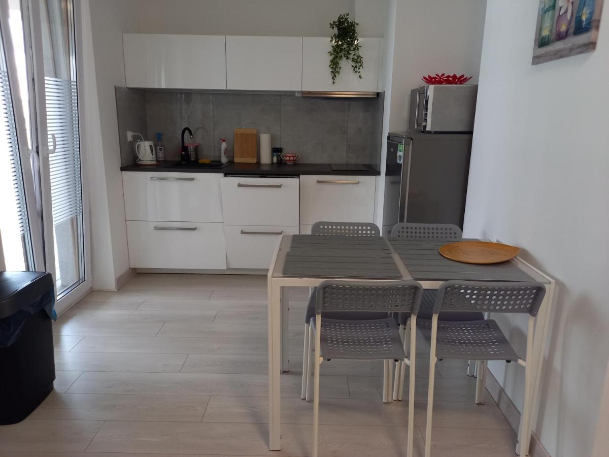 Apartament Mila Z Duzym Tarasem I Miejscem Parkingowym โควอบเซก ภายนอก รูปภาพ